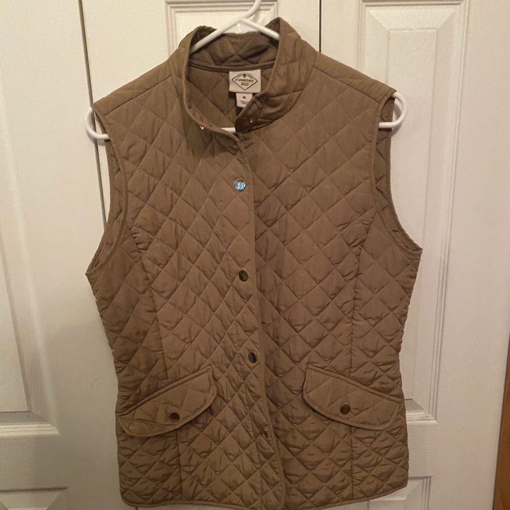 Like new quilted vest